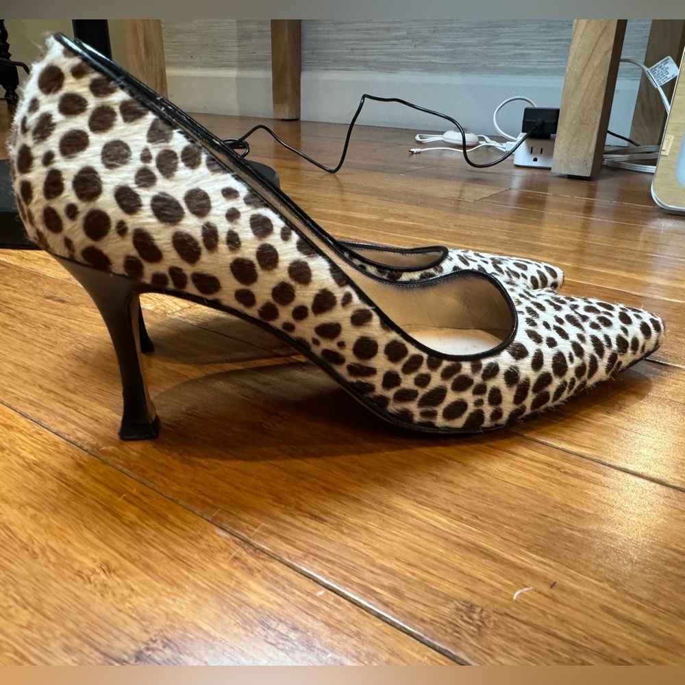 Manolo Blahnik Spotted Pony Hair Pumps - Picture 5 of 6